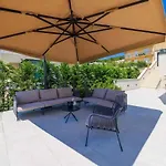 فيلة In 45076 *