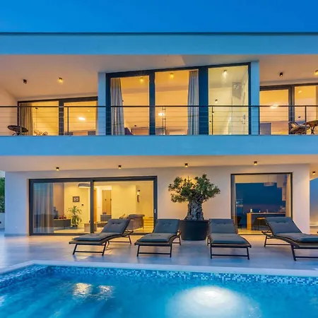 Villa In 45076 Crikvenica