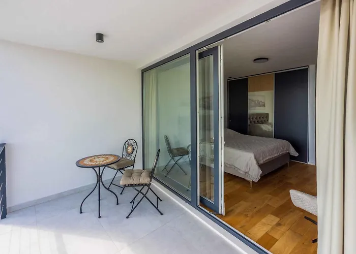 In 45076 * Crikvenica